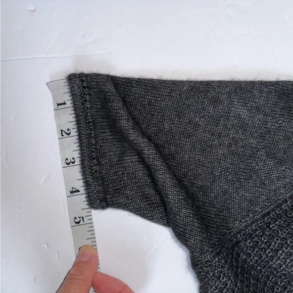 Pearls & Cashmere Women’s Textured Charcoal Grey Silk Cashmere Tee- Size Large - Picture 3 of 8